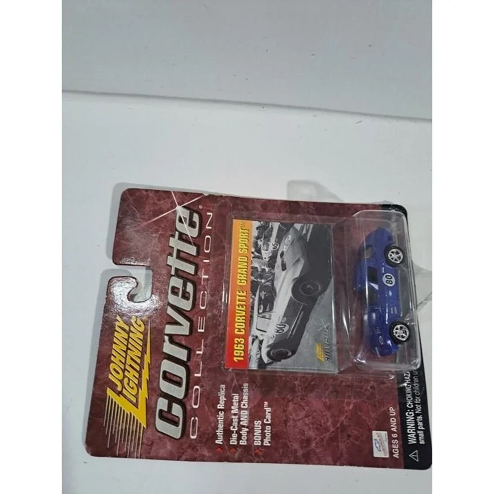 NIP Johnny Lightning 342-02 1:64 Die Cast 1963 Chevrolet Corvette C2 Grand Sport